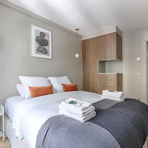  Apartment Unique Luxury Parisian Flat 2br/6p -champs Elysees