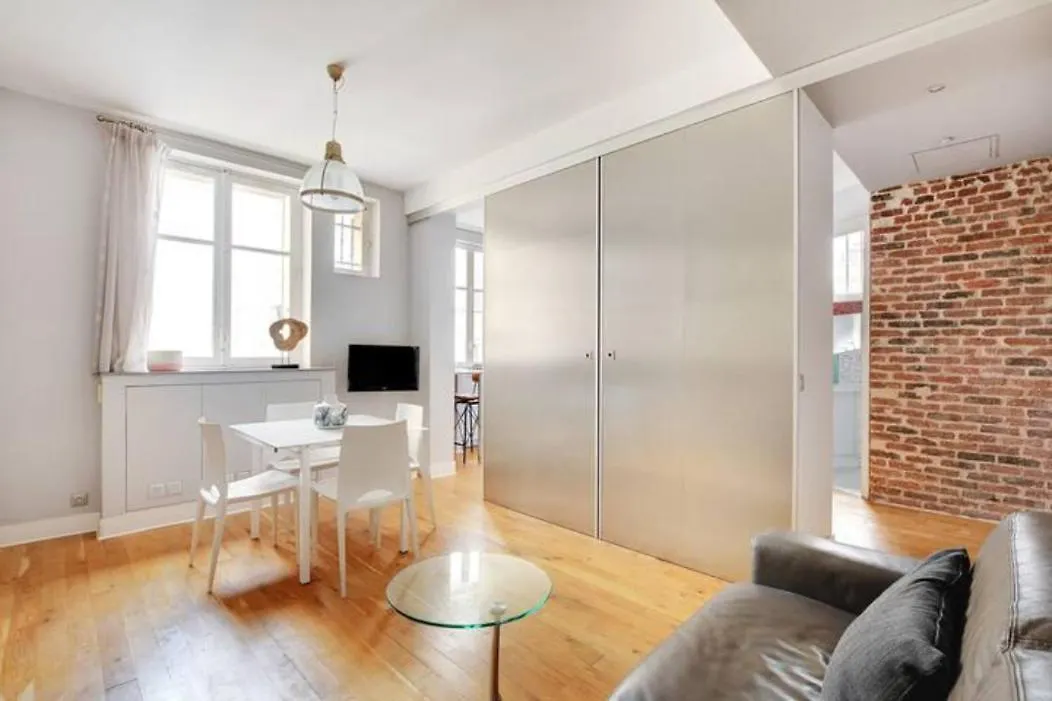 Elegant 2 Pieces Moderne - Rue Du Colisee Paris